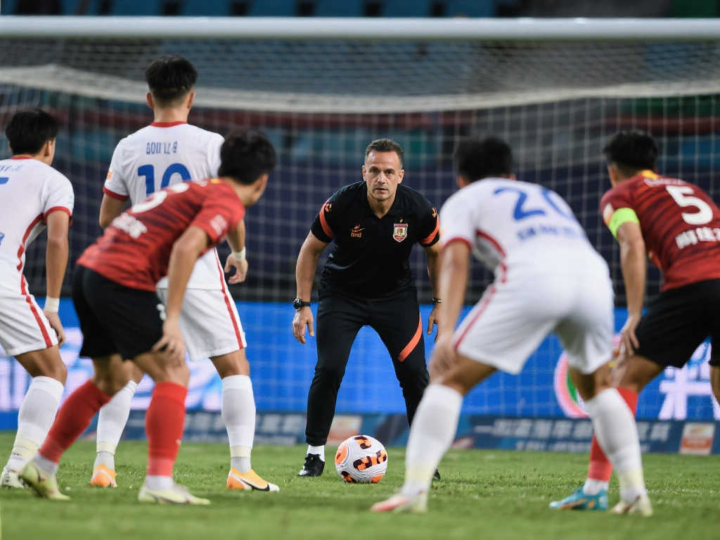 阿莫林:角球失守我负全责,重建之路任重道远 阿莫林:角球失守我负全责,重建之路任重道远